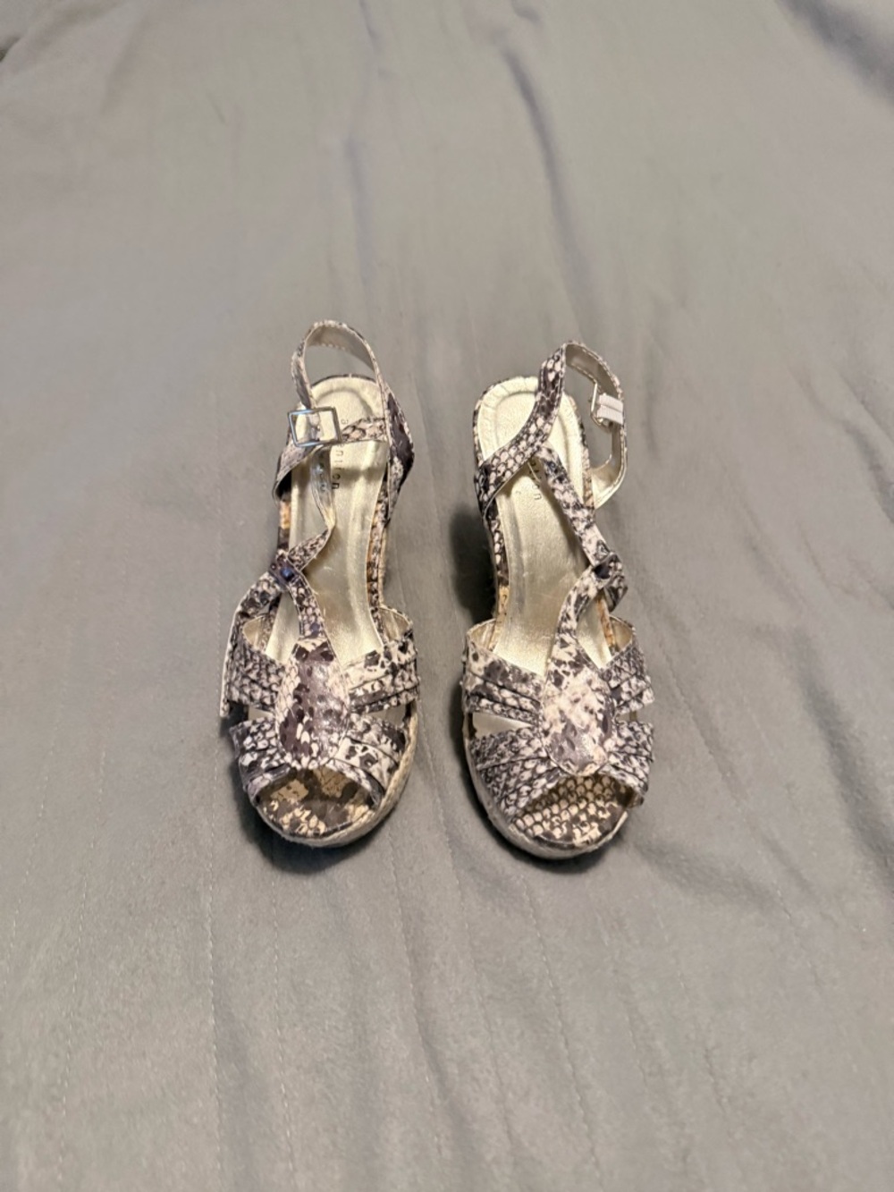attention Two-Tone Snake-Print Strappy Wedges - Gray & Cream